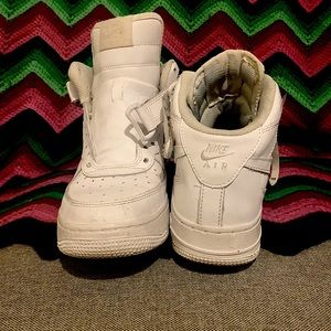 AF1